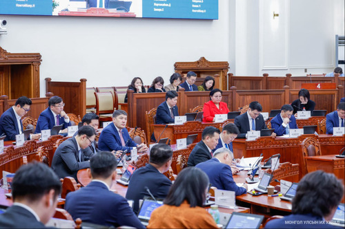 Эрхтэн, эд, эс шилжүүлэн суулгах тухай хуулийн төсөлтэй холбогдуулан боловсруулсан хууль тогтоолын төслүүдийг эцэслэн батлах бэлтгэл хангуулахаар шилжүүлэв